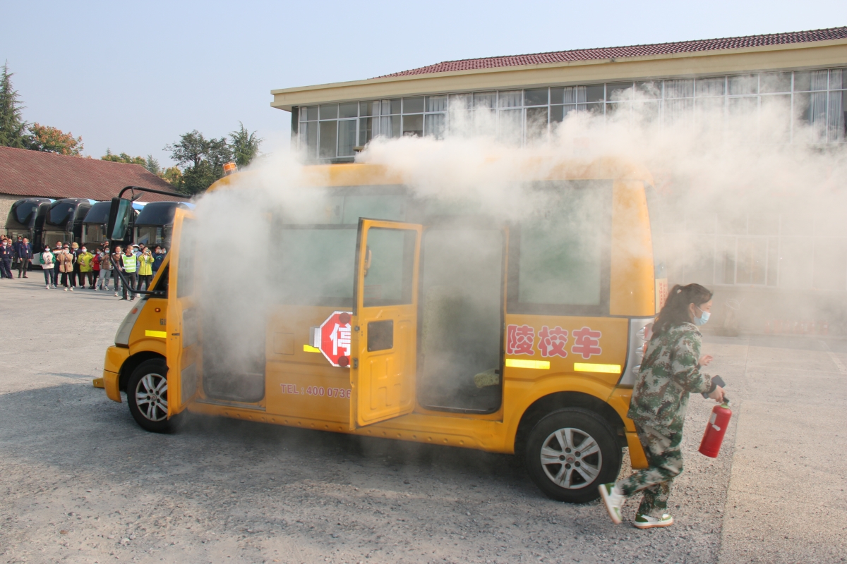 常德市湘北汽車(chē)運(yùn)輸有限公司,常德包車(chē)客運(yùn),常德旅游服務(wù),校車(chē)服務(wù)