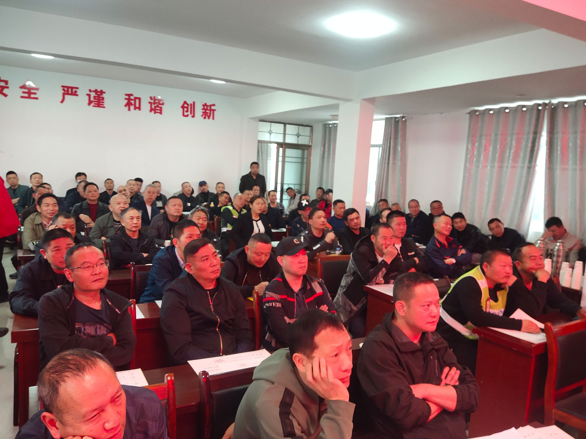常德市湘北汽車運輸有限公司,常德包車客運,常德旅游服務(wù),校車服務(wù)